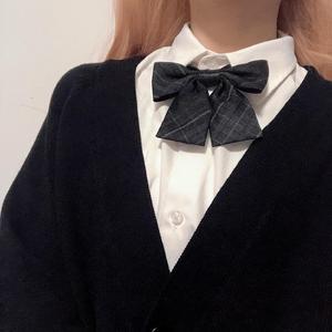 在浴室边啃奶头边躁视频
