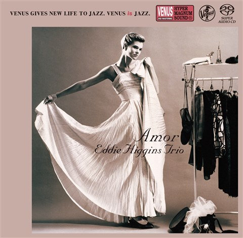 美女的翘臀被踩爆
